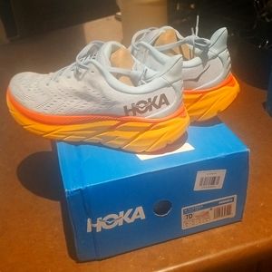 Hoka one one Clifton 8, mens size 7D, summer song color